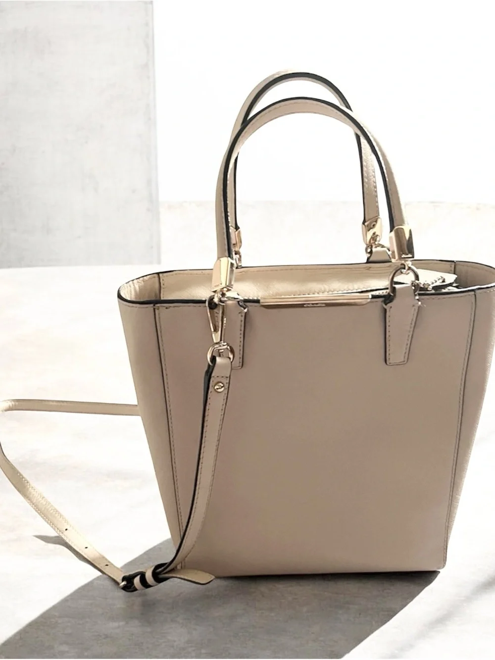Coach parchment beige Leather Tote Bag with Gold Hardware